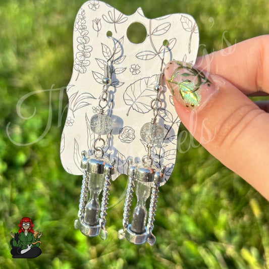 Katie - Hourglass Earrings!